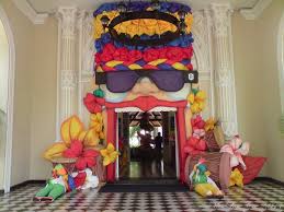 Somos la organización de la fiesta más grande de colombia. La Casa Del Carnaval En Barranquilla Buscar Con Google Decoracion Carnaval De Barranquilla Decoracion De Carnaval Temas De Carnaval