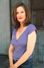 Annette o'toole (born april 1, 1952) is the actress who plays martha kent in smallville. Annette O Toole Creator Tv Tropes