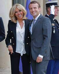 And wife wife brigitte macron (r) leave the elysee. Emmanuel Macron S Wife On 25 Year Age Gap We Have Breakfast Together Me And My Wrinkles Abc News