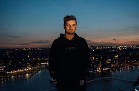 Still dating his girlfriend lynn spoor? Martin Garrix Official Website