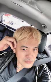 FSU fans preparing for a game with scissors