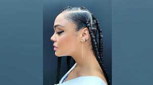 Once the extensions have been chosen, tree braiding the extra hair in with natural hair is a fairly straightforward process. 5 Reasons Why Women Are Opting For Knotless Box Braids Gma