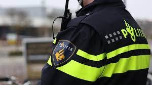 Bij een botsing tussen een bromscooter en een personenauto in bloemendaal zijn in de nacht van woensdag op donderdag twee vrouwen overleden, maakt de politie donderdagochtend bekend. Automobilist Zonder Rijbewijs Opgepakt Na Dodelijk Ongeluk In Bloemendaal Nu Het Laatste Nieuws Het Eerst Op Nu Nl