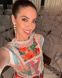 Da igual lo que hagas.. Dios tiene planes para ti de los que no te vas  escapar y créeme que serán siempre mejores que las expectativas que tenías,  porque el es sabio