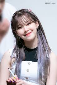 Fromis_9 facts & ideal types fromis_9 (프로미스 / 프로미스나인), an initialism for 'from idol school', consists of 9 members: Baek Jiheon Wallpapers Top Free Baek Jiheon Backgrounds Wallpaperaccess