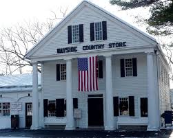 Check Out These Good Old Fashioned Country Stores That Reflect The Best Of Traditional New England Shopping New England New England Homes Cool Countries