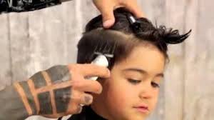 Passende kinderfrisuren für jungen und mädchen helfen den jugendlichen selbstbewusster zu. Kinder Haarschnitt Tutorial