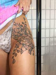 My First Tattoo Tattoo Blackandwhite Flowers Flowertattoos Thightattoo Firsttattoo Blackandwhitetattoos Discreet Tattoos Tattoos Hip Thigh Tattoos
