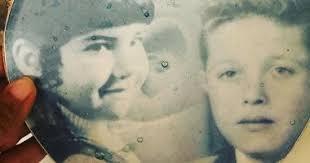 في فيديو المفتش النهاردة هنشوف ايه اللي عملته بوسي شلبي زوجة الفنان الراحل محمود عبد العزيز مع الفنانة الهام شاهين. Ø¨ÙˆØ³Ù‰ Ø´Ù„Ø¨Ù‰ ØªØ³ØªØ¹ÙŠØ¯ Ø°ÙƒØ±ÙŠØ§Øª Ø·ÙÙˆÙ„ØªÙ‡Ø§ Ø¨ØµÙˆØ±Ø© Ù…Ø¹ Ø²ÙˆØ¬Ù‡Ø§ Ø§Ù„Ø±Ø§Ø­Ù„ Ù…Ø­Ù…ÙˆØ¯ Ø¹Ø¨Ø¯ Ø§Ù„Ø¹Ø²ÙŠØ² Ø§Ù„ÙŠÙˆÙ… Ø§Ù„Ø³Ø§Ø¨Ø¹