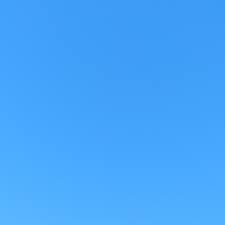 Biru langit, pria kecil yang lucu memegang payung, berjongkok di sa. Background Biru Muda Langit 13 Background Check All Blue 2992x2992 Download Hd Wallpaper Wallpapertip