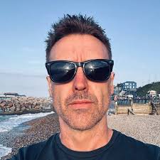 Simon Small (@simonmsmall) • Instagram photos and videos