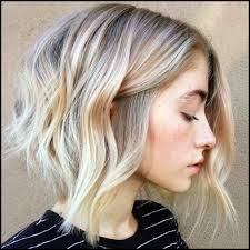 Wavy Lob Frisuren Farbe Styling Trends Right Now Popular Frisuren Hair Styles Edgy Hair Thick Hair Styles