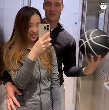 中国国内でも批判される難癖中国人グループ—日本では「港区放尿女子」が世間を騒がせ、英国では「小粉紅」が世界を呆れさせた[６]-(松沢呉一) |  松沢呉一のビバノン・ライフ