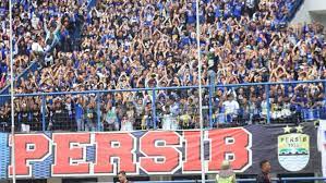 Pulang dari Malang, Rombongan Persib Disambut Bobotoh - INDOSPORT