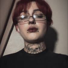 Mans has his priorities straight. 😤