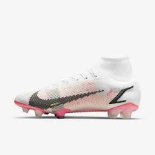 All your soccer needs at one place with major brands like adidas, nike, puma, and more. Womens Soccer Shoes Nike Com