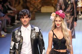 The daughter of luiza brunet, a former model of great success in brazil, she's proof that the apple doesn't fall far from. Yasmin Brunet Evandro Soldati Pictures Photos Images Zimbio