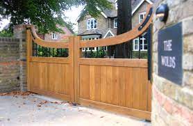 Extensive range of wooden driveway gates handcrafted to any size and manufactured from the uk's largest bespoke driveway gate manufacturer. Automatic Wooden Electric Gates H B Paynter Gates