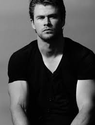 Sexyy I Love Guys With A Thinking Or Confused Face Lol Chris Hemsworth Hemsworth Hemsworth Brothers