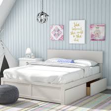 Tempat tidur minimalis sudah banyak diminati oleh masyarakat dari dahulu karena desainnya yang simple dan sangat coco ditempatkan pada kamar tidur. Tempat Tidur Minimalis Berlaci Jual Tempat Tidur
