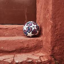 Mauricio pochettino was given the luxury of time at tottenham hotspur to build a team that would go on to reach a champions league final, but the argentine knows the demands. Official Match Ball Of The Uefa Champions League 2020 Knockout Stages Inspired By The Host City Of The Final Istanbul