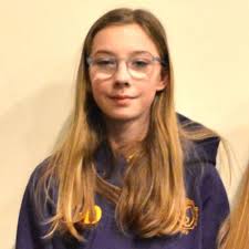 Evie Doak Lady in Waiting Robert Owen Memorial Primary Evie lives at home  with her mum, stepdad Jamie, younger brothers, Billy and Brody, and sister  Bria. Evie loves to dance and enjoys