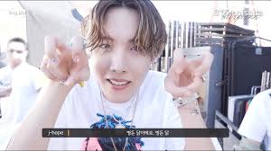 Popping, rocking, hopping, tutting, dougie, flexing, swaggin' ajik maeil gachi hansibappi haji nal wihan il neul nareul chaejjik hae danggeuneun trophies insaenge baeting hae chumeun naui cash hope on the street ijen namanui gil with becky g on the side every day i lit. Episode J Hope Chicken Noodle Soup Feat Becky G Mv Shooting Sketch Youtube