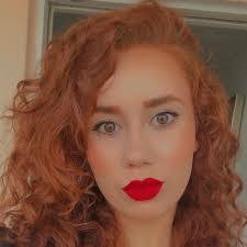 Evelyn Sanders's Instagram, Twitter & Facebook