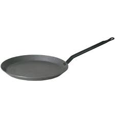 Amazon Com De Buyer Blue Steel French Crepe Pan 20 Cm Carbon Steel Crepe Pan Kitchen Dining Crepe Pan French Crepes Pan