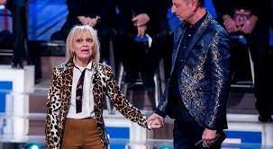 Ecco il testo della canzone. Sanremo 2020 Rita Pavone Tra I Big Valanga Di Critiche Sui Social E Sovranista