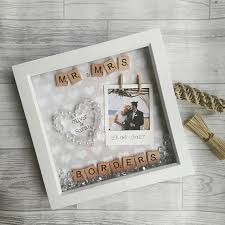 10 Wonderful Diy Gift Ideas To Make Your Wedding Anniversary Special Personalized Wedding Gifts Wedding Frames Newlywed Gifts