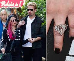 5 out of 5 stars. Chad Kroeger Proposed To Avril Lavigne In August With A 14 Carat The Most Beautiful Celebrity Engagement Rings Of 2012 Popsugar Celebrity Photo 13