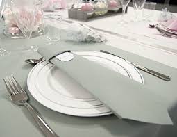 #pliage #serviette #bio #table #romarin #rondserviette #nature #diy #napkin #folds nature et simplicité ! Pliage De Serviette En Forme De Cravate Techniques De Pliage De Serviette Vaissellejetable Fr