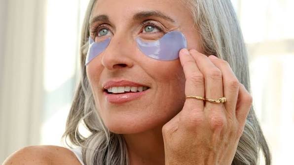Mastering the Art of Applying Under-Eye Gels: A Guide to Flawless Resu –  Patchology