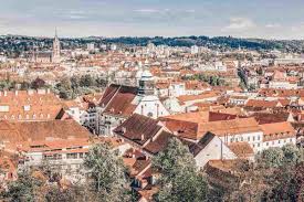 Start sehenswürdigkeiten in graz grazer schloßberg grazer schloßberg der schloßberg in graz bildet mit 123 metern höhe, ausgehend vom grazer hauptplatz , den höchsten natürlichen punkt der stadt und bietet einen 360° rundblick über die stadt graz und deren grenzen hinaus. Graz Sehenswurdigkeiten 39 Highlights Reisetipps