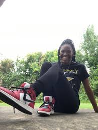 Jordan Air Jordan 1 Mid Gs Chicago Black Toe In 2020 Black Toe Air Jordans Jordan 1 Mid