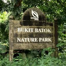 An estimated population of 113,700 residents is currently living in more than 30,000 hdb flats. Bukit Batok Nature Park Park In Bukit Batok