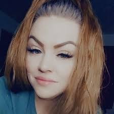 Samantha Phelps's Instagram, Twitter & Facebook