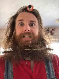 Have a consistent beard care routine. Before Braw, I never paid any  attention to my beard, because I didn't know any better, I assumed it was  meant to be scruffy and itchy.