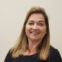 Kim Deskin's Instagram, Twitter & Facebook