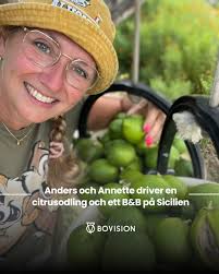 Anders och Annette lämnade Sverige för att driva en citrusodling och ett  Bed & Breakfast på Sicilien. Nu bor de bland 500 citronträd och tar emot  gäster från hela världen. Läs mer