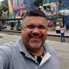 Ricardo Tadeu Caires Silva — Programa de Pós-Graduação em História Pública  PPGHP