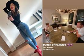 Alex marie drummond, 23, daughter of celebrity chef ree drummond, just revealed she is engaged to her boyfriend of several years, mauricio scott. Pioneer Woman Star Ree Drummond S Daughter Alex Engaged To Boyfriend Mauricio Scott