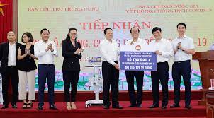 Vạn thịnh phát ủng hộ 450 tỷ, sunny world, vietcombank, techcombank, tng holdings, mb, scb, khang điền, th true milk. Nhá»¯ng NgÆ°á»i Hung Tháº§m Láº·ng Tren Hai Tuyáº¿n Ä'áº§u