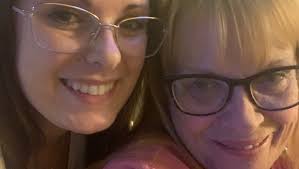 Fundraiser by Laurayne Hayden : Fundraising for mom ❤️