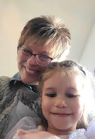 I attended a friend's funeral, her estranged son and family were there.  None of her grandchildren had ever met her or spoken to her. My friend  volunteered in many charities and poured