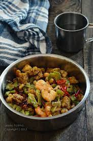 Ada satu sayur yang bentuknya memanjang seperti timun tetapi memiliki gelombang pada permukan kulitnya. Simply Cooking And Baking Tumis Pare Tempe Udang Pedas Memasak Resep Masakan Indonesia Resep Masakan