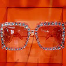 207 Begenme 5 Yorum Instagram 39 Da Gozluk Gurusu Gozlukgurusu Quot Gece Yururken Gucci Vitrininde Gozumu Alan Gozlu Glasses Sunglasses Accessorize