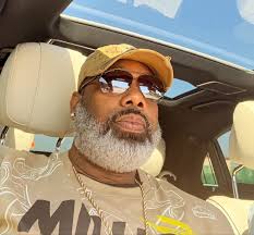 It's always a Vibe when the King of Southern Soul @sircharlesjones_ and  @iamtonioarmani link up! New music coming with Delite and Sir Charles #more