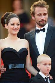 Ce qui donne un film grave, rempli d'émotions, d'émerveillement comme de colère latente, de rage contre le destin, d'amour, un peu. La Montee Des Marches Du Film De Rouille Et D Os De Jacques Audiard De Rouille Et D Os Celebrites Marion Cotillard